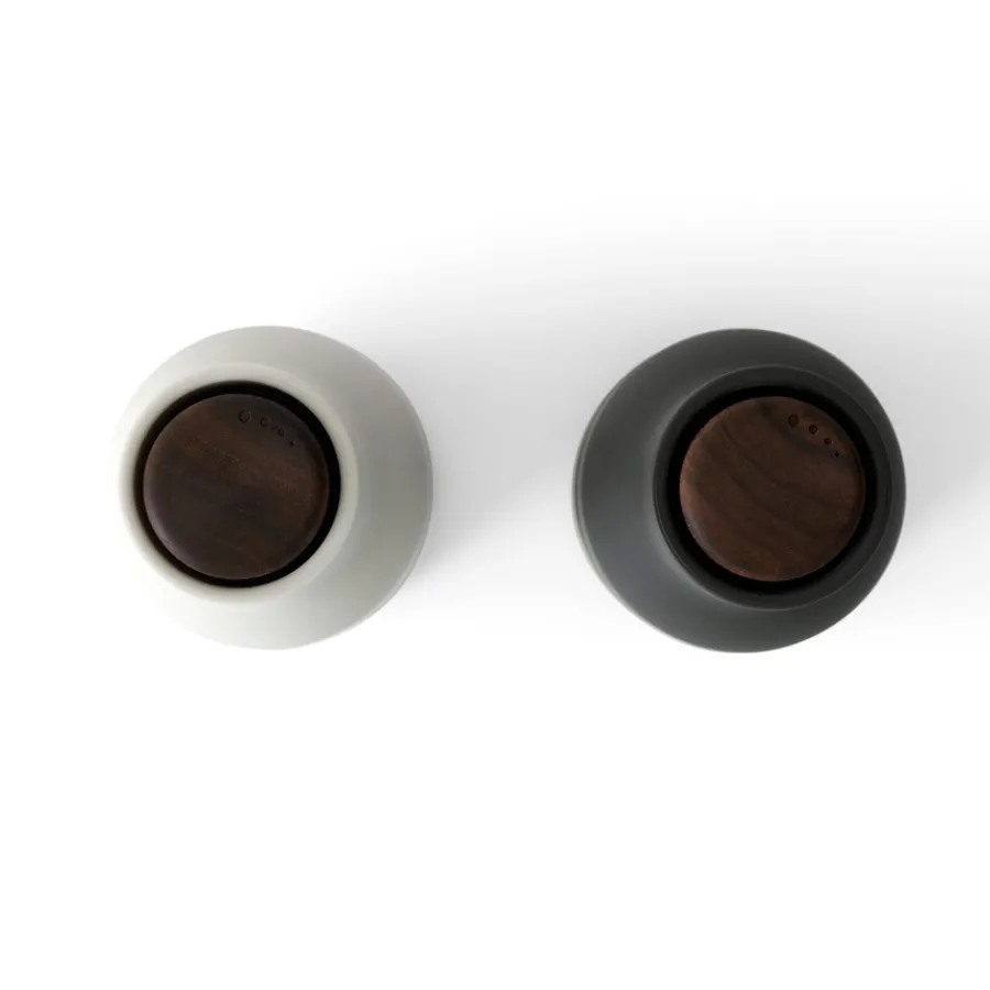 Audo Bottle Salz- & Pfeffermühle Ash/Carbon mit Walnussdeckel 2er-Set Discount