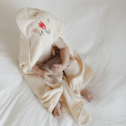 Dear April Petal Baby Kapuzenhandtuch Harmony Discount