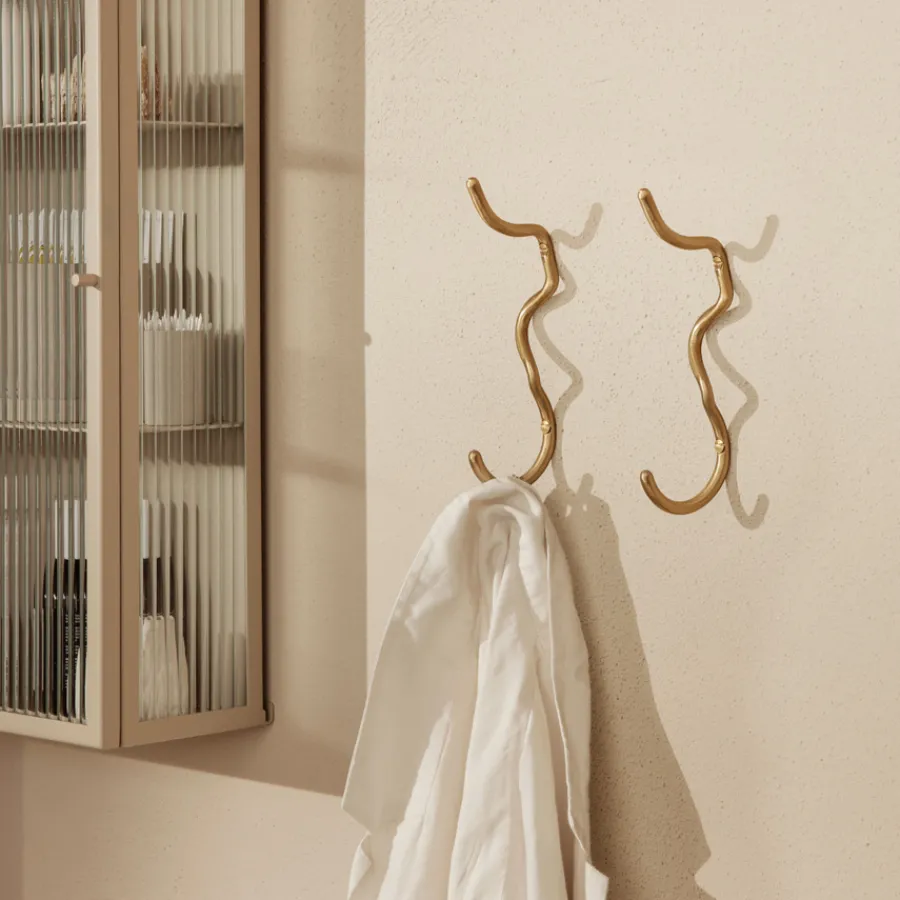 Ferm Living Wandhaken Curvature Brass Outlet