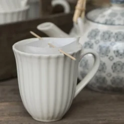 IB LAURSEN Becher Rillen Mynte Butter Cream Hot