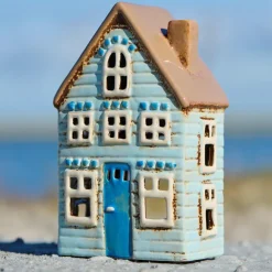 IB LAURSEN Haus für Teelicht Visby blaue Tür braunes Dach Fashion
