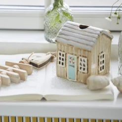 IB LAURSEN Haus für Teelicht Løkken Beige/ Tür Türkis Best