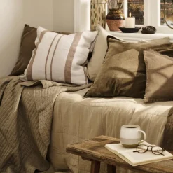 IB LAURSEN Tagesdecke Quilt leinenfarbig mit Kreuzstichen Online