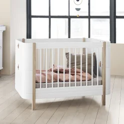 Oliver Furniture Baby- und Kinderbett Wood Mini+ Weiß/Eiche inkl. Umbauset Juniorbett Fashion