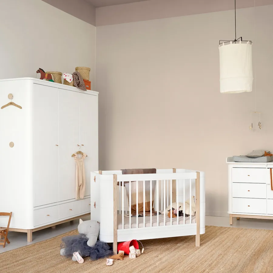 Oliver Furniture Baby- und Kinderbett Wood Mini+ Weiß/Eiche inkl. Umbauset Juniorbett Fashion