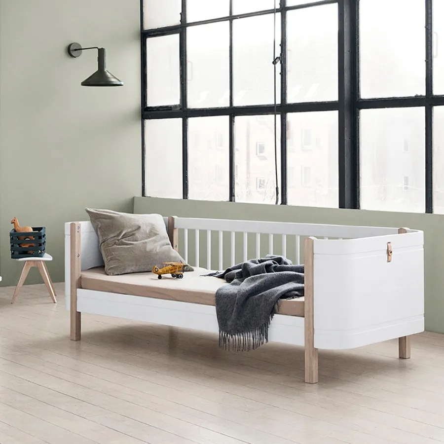 Oliver Furniture Baby- und Kinderbett Wood Mini+ Weiß/Eiche inkl. Umbauset Juniorbett Fashion