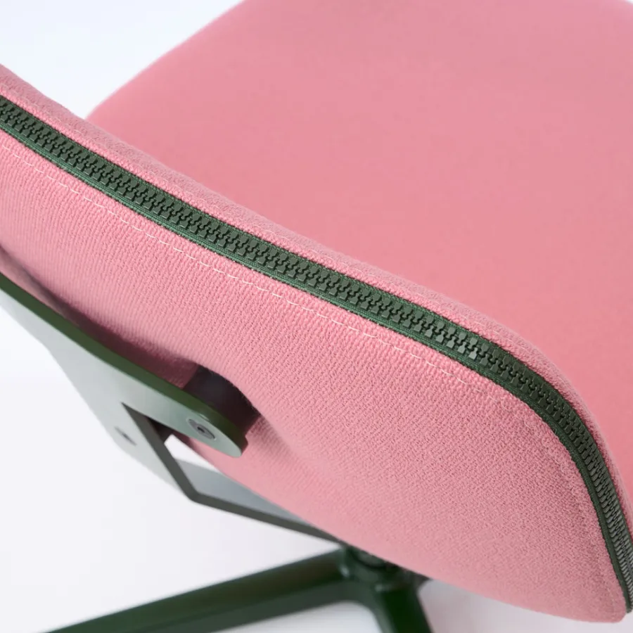 raawii Lounge chair Dark green / Stoffbezug pink Sale