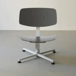 raawii Lounge chair Light grey / Sitzschale anthracite Clearance