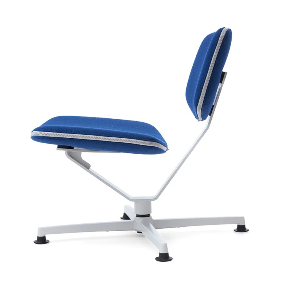 raawii Lounge chair Light grey / Stoffbezug Blue Outlet