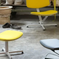 raawii Lounge chair Light grey / Stoffbezug yellow Online