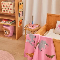 Rice Gestrickte Babydecke Pink mit 3D Details Online