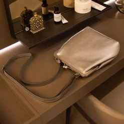 VOLKER LANG Ledertasche Lola Chestnut Fashion
